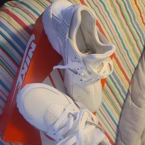 Nike  All White Huarache